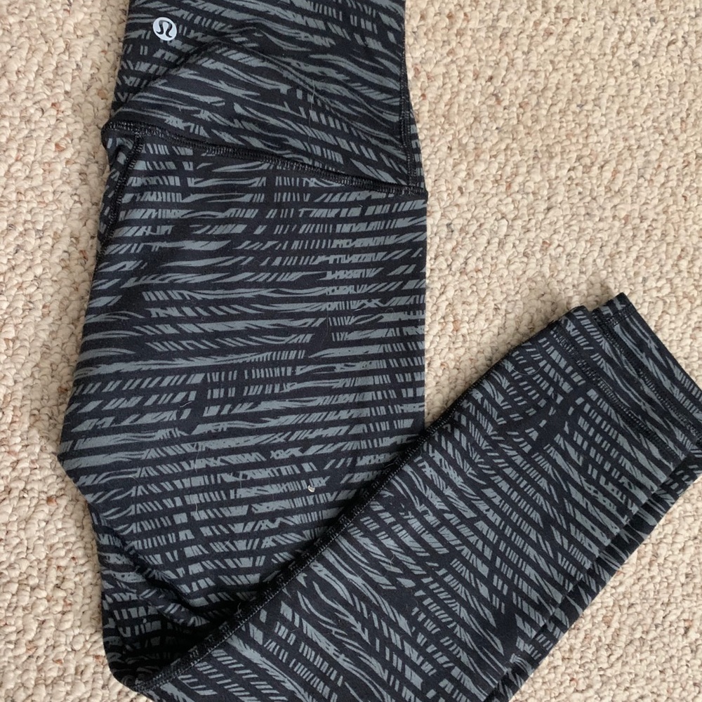 Wunder black and grey lululemon leggings